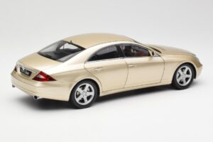 Mercedes CLS C219 Light Beige Gold Kyosho 1:18 08401LBE Diecast — photo 3 of 8
