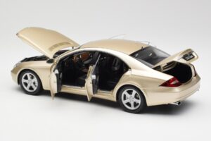 Mercedes CLS C219 Light Beige Gold Kyosho 1:18 08401LBE Diecast — photo 5 of 8