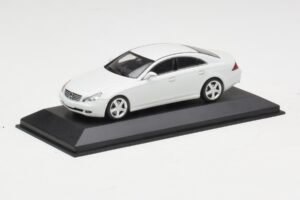 Mercedes CLS-Class C219 Linea White Minichamps 1:43 436034300 Diecast — photo 2 of 4