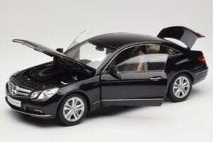 Mercedes E-Class Coupe C207 Obsidian Black Metallic Norev 1:18 B66962418 Diecast — photo 2 of 8