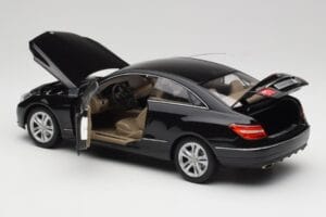 Mercedes E-Class Coupe C207 Obsidian Black Metallic Norev 1:18 B66962418 Diecast — photo 5 of 8