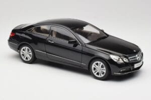 Mercedes E-Class Coupe C207 Obsidian Black Metallic Norev 1:18 B66962418 Diecast — photo 6 of 8