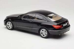 Mercedes E-Class Coupe C207 Obsidian Black Metallic Norev 1:18 B66962418 Diecast — photo 7 of 8