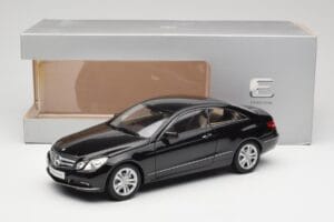 Mercedes E-Class Coupe C207 Obsidian Black Metallic Norev 1:18 B66962418 Diecast — photo 8 of 8
