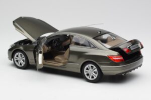 Mercedes E-Class Coupe C207 Titanite Grey Metallic Minichamps 1:18 B66962419 Diecast — photo 5 of 8