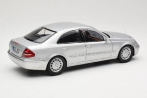 Mercedes E-Class W211 Silver Kyosho 1:18 B66962146 Diecast — photo 3 of 8