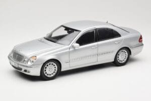 Mercedes E-Class W211 Silver Kyosho 1:18 B66962146 Diecast