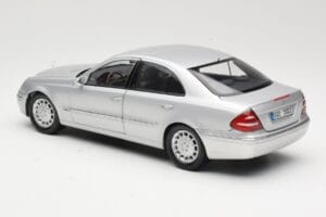 Mercedes E-Class W211 Silver Kyosho 1:18 B66962146 Diecast — photo 7 of 8