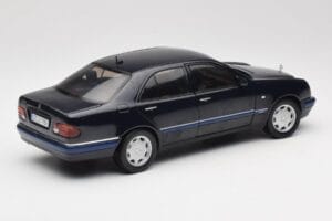 Mercedes E-Class W210 E320 Black Sun Star 1:18 1151 Diecast — photo 3 of 8