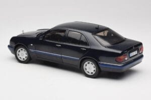 Mercedes E-Class W210 E320 Black Sun Star 1:18 1151 Diecast — photo 7 of 8