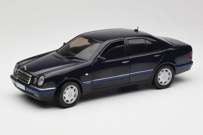 Mercedes E-Class W210 E320 Black Sun Star 1:18 1151 Diecast