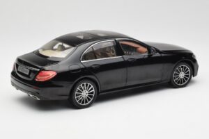 Mercedes E-Class W213 Obsidian Black iScale 1:18 B66960380 Diecast — photo 3 of 8
