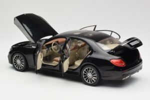 Mercedes E-Class W213 Obsidian Black iScale 1:18 B66960380 Diecast — photo 5 of 8