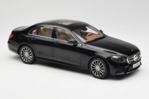 Mercedes E-Class W213 Obsidian Black iScale 1:18 B66960380 Diecast — photo 6 of 8