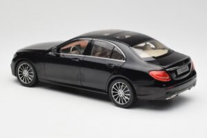 Mercedes E-Class W213 Obsidian Black iScale 1:18 B66960380 Diecast — photo 7 of 8