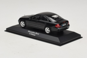 Mercedes E-Class W211 Black Minichamps 1:43 B66961950 Diecast — photo 3 of 4