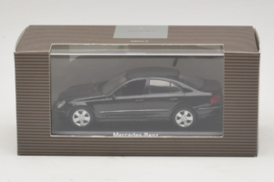 Mercedes E-Class W211 Black Minichamps 1:43 B66961950 Diecast — photo 4 of 4
