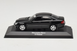Mercedes E-Class W211 Black Minichamps 1:43 B66961950 Diecast