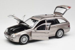 Mercedes E320 CDI W210 Estate Cubanite Silver Kyosho 1:18 B66962188 Diecast — photo 2 of 8