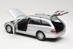Mercedes E320 T-Modell S210 Elegance Silver Kyosho 1:18 B66962166 Diecast — photo 5 of 8