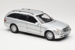Mercedes E320 T-Modell S210 Elegance Silver Kyosho 1:18 B66962166 Diecast — photo 6 of 8