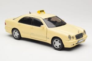 Mercedes E320 W210 Taxi Sun Star 1:18 1160 Diecast — photo 6 of 8