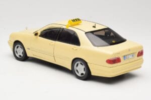 Mercedes E320 W210 Taxi Sun Star 1:18 1160 Diecast — photo 7 of 8