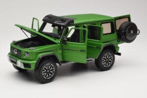 Mercedes G 63 AMG 4x4 Squared Green Hell Magno Almost Real 1:18 820821 Diecast — photo 2 of 8