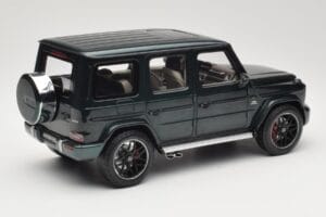 Mercedes G 63 AMG W463 Green Metallic Minichamps 1:18 110037066 Diecast — photo 3 of 8