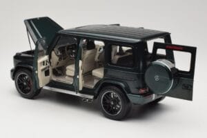 Mercedes G 63 AMG W463 Green Metallic Minichamps 1:18 110037066 Diecast — photo 5 of 8