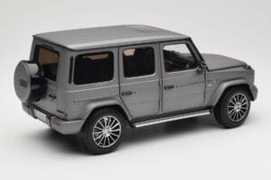 Mercedes G-Class G500 W463A Designo Platinum Magno Minichamps 1:18 B66960811 Diecast — photo 3 of 8