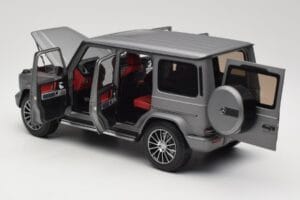 Mercedes G-Class G500 W463A Designo Platinum Magno Minichamps 1:18 B66960811 Diecast — photo 5 of 8