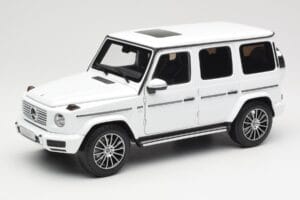 Mercedes G-Class G 500 W463A Diamond White Metallic Minichamps 1:18 113037111 Diecast