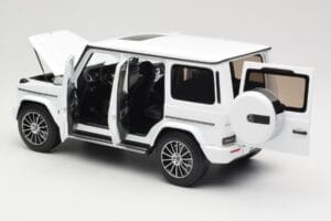 Mercedes G-Class G 500 W463A Diamond White Metallic Minichamps 1:18 113037111 Diecast — photo 5 of 8