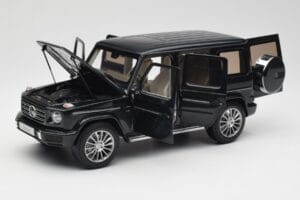 Mercedes G-Class G500 W463A Emerald Green Minichamps 1:18 B66960810 Diecast — photo 2 of 8