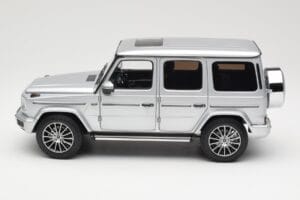 Mercedes G-Class G 500 W463A Iridium Silver Metallic Minichamps 1:18 113037112 Diecast — photo 4 of 8