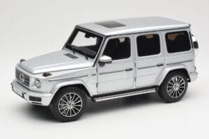 Mercedes G-Class G 500 W463A Iridium Silver Metallic Minichamps 1:18 113037112 Diecast