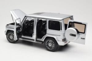 Mercedes G-Class G 500 W463A Iridium Silver Metallic Minichamps 1:18 113037112 Diecast — photo 5 of 8