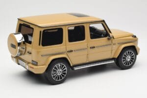 Mercedes G-Class G 500 W463A Solarbeam Yellow Metallic Minichamps 1:18 113037108 Diecast — photo 3 of 8