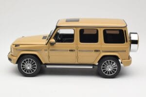 Mercedes G-Class G 500 W463A Solarbeam Yellow Metallic Minichamps 1:18 113037108 Diecast — photo 4 of 8