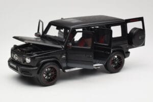 Mercedes G-Class G63 AMG W463A Matt Black Minichamps 1:18 110037064 Diecast — photo 2 of 8