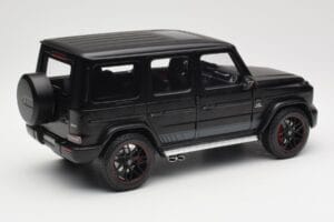 Mercedes G-Class G63 AMG W463A Matt Black Minichamps 1:18 110037064 Diecast — photo 3 of 8