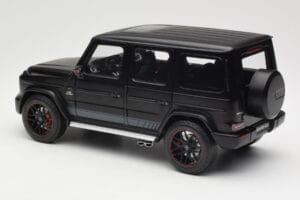 Mercedes G-Class G63 AMG W463A Matt Black Minichamps 1:18 110037064 Diecast — photo 7 of 8