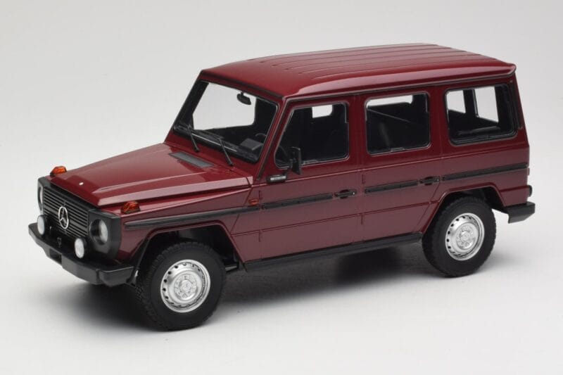 Mercedes G-Class W460 LWB Dark Red Minichamps 1:18 155038102 Diecast