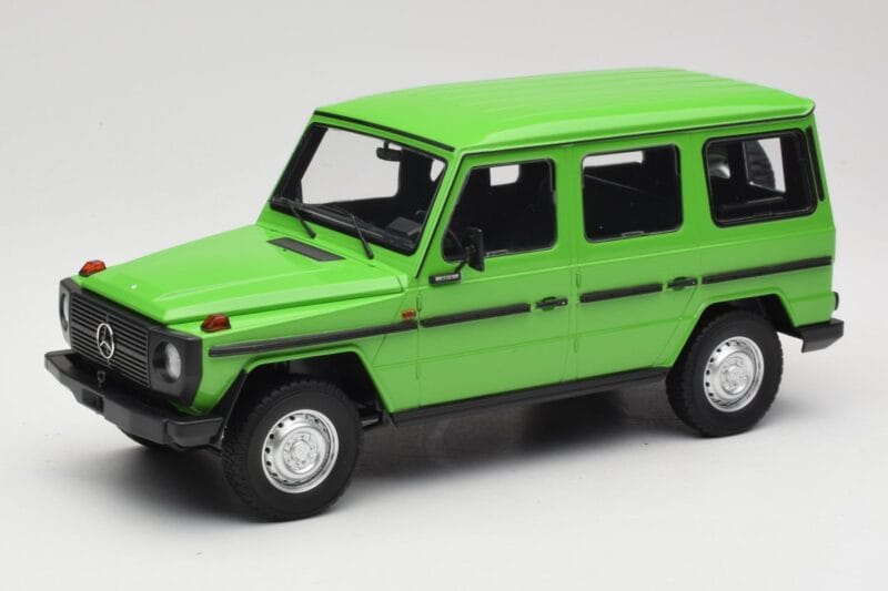 Mercedes G-Class W460 LWB Green Minichamps 1:18 155038101 Diecast