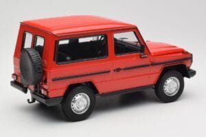 Mercedes G-Class W460 SWB Red Minichamps 1:18 155038002 Diecast — photo 2 of 6