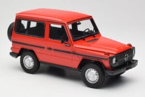 Mercedes G-Class W460 SWB Red Minichamps 1:18 155038002 Diecast — photo 4 of 6