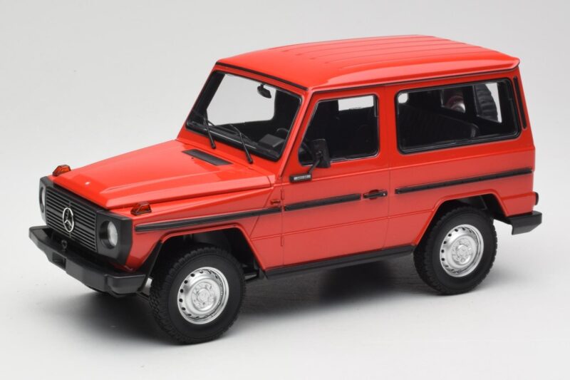 Mercedes G-Class W460 SWB Red Minichamps 1:18 155038002 Diecast