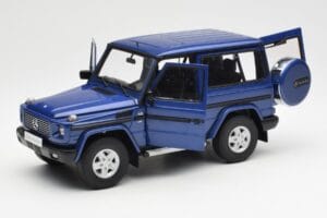 Mercedes G500 W463 SWB Blue AUTOart 1:18 76114 Diecast — photo 2 of 8