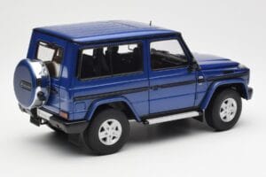 Mercedes G500 W463 SWB Blue AUTOart 1:18 76114 Diecast — photo 3 of 8